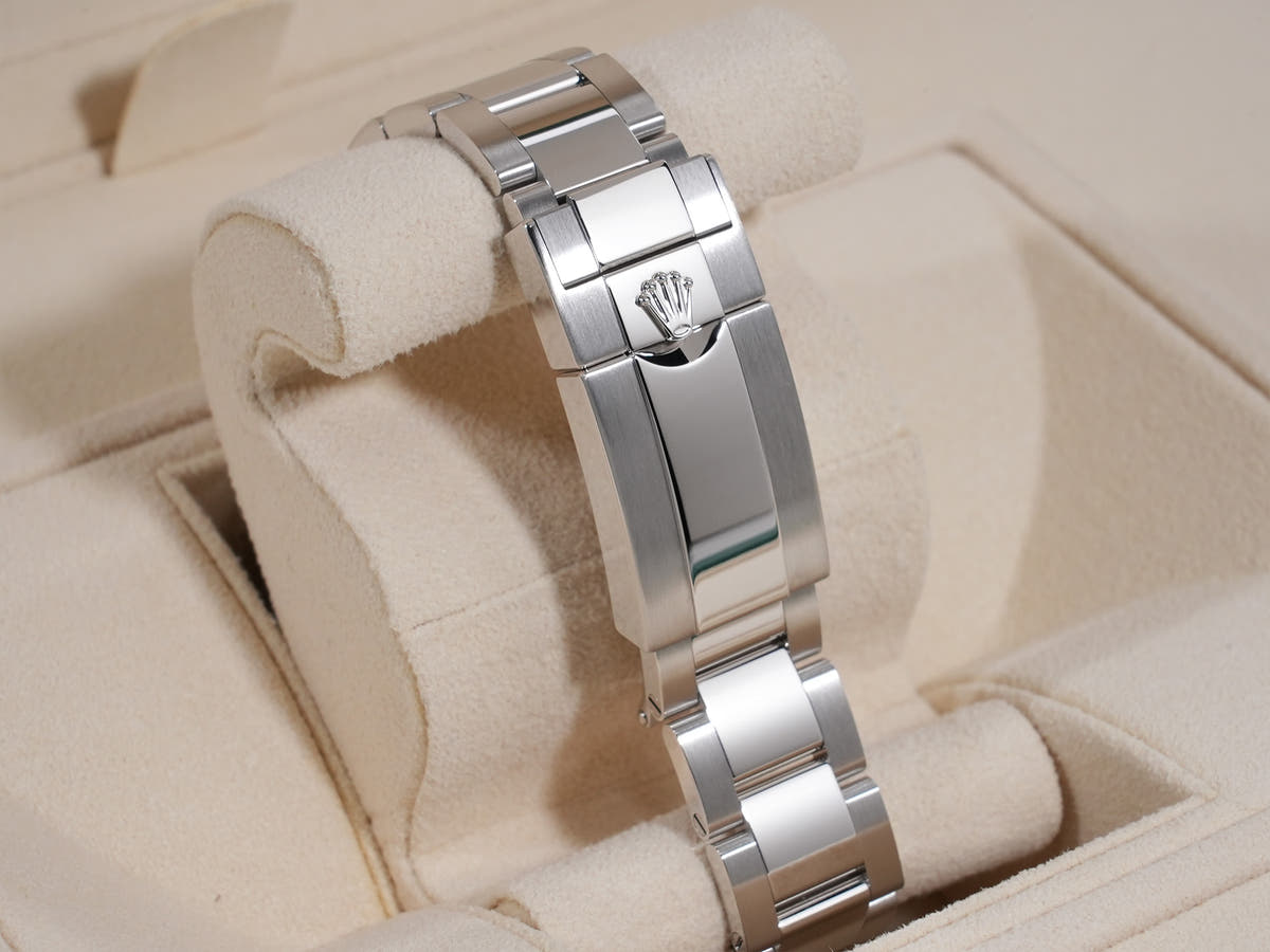 Rolex Daytona Ref. 126506A PT Ice Blue dial with 11 diamond indexes, unused.  (6kiap8pz appears to be an internal reference number and not part of the product description)