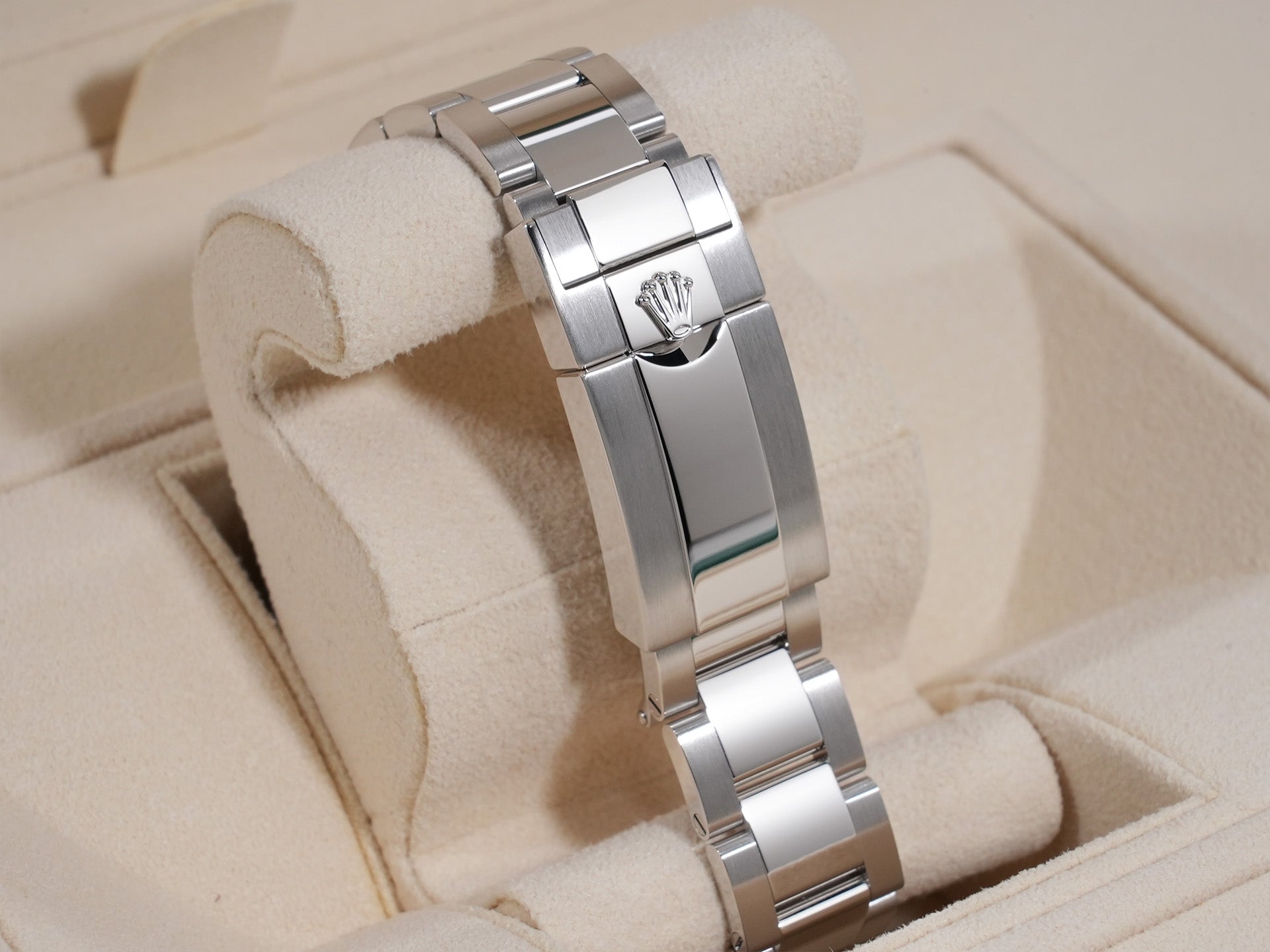 Rolex Daytona Ref. 126506A PT Ice Blue dial with 11 diamond indexes, unused.  (6kiap8pz appears to be an internal reference number and not part of the product description)