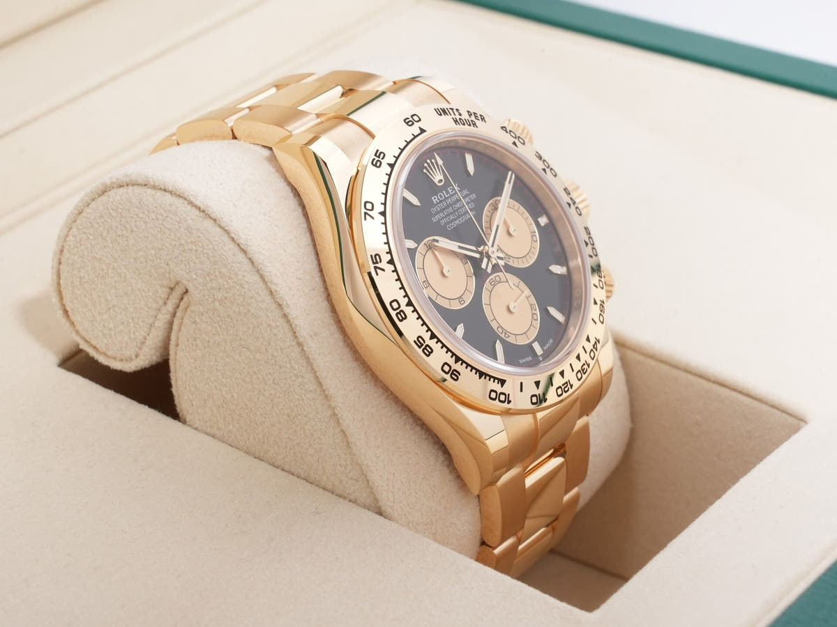 Rolex Daytona Ref. 126508, 18KYG, black x champagne dial, unused.  (b6ovkw5s appears to be an internal reference number and not part of the product description)