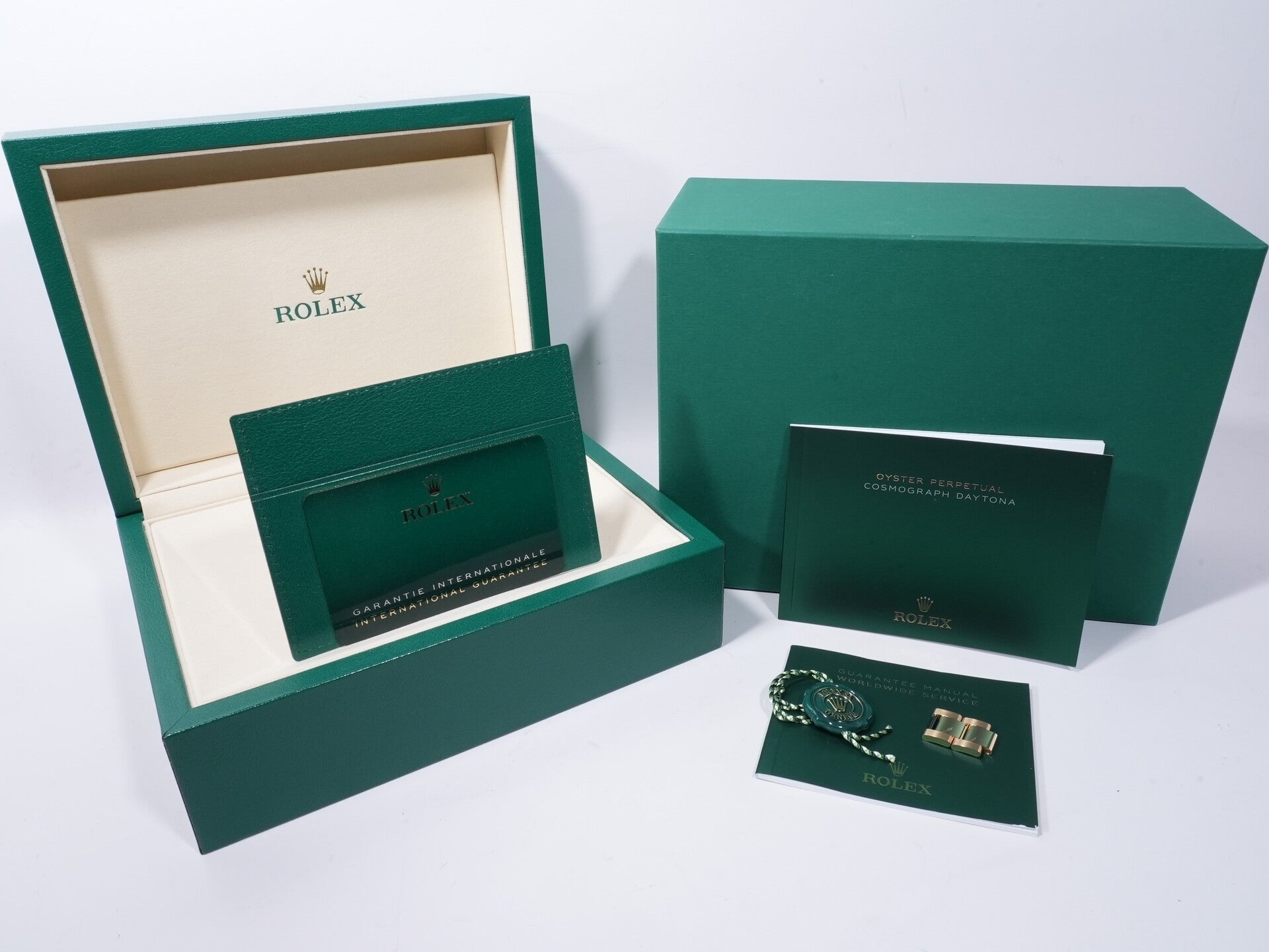Rolex Daytona Ref. 126508, 18KYG, black x champagne dial, unused.  (b6ovkw5s appears to be an internal reference number and not part of the product description)