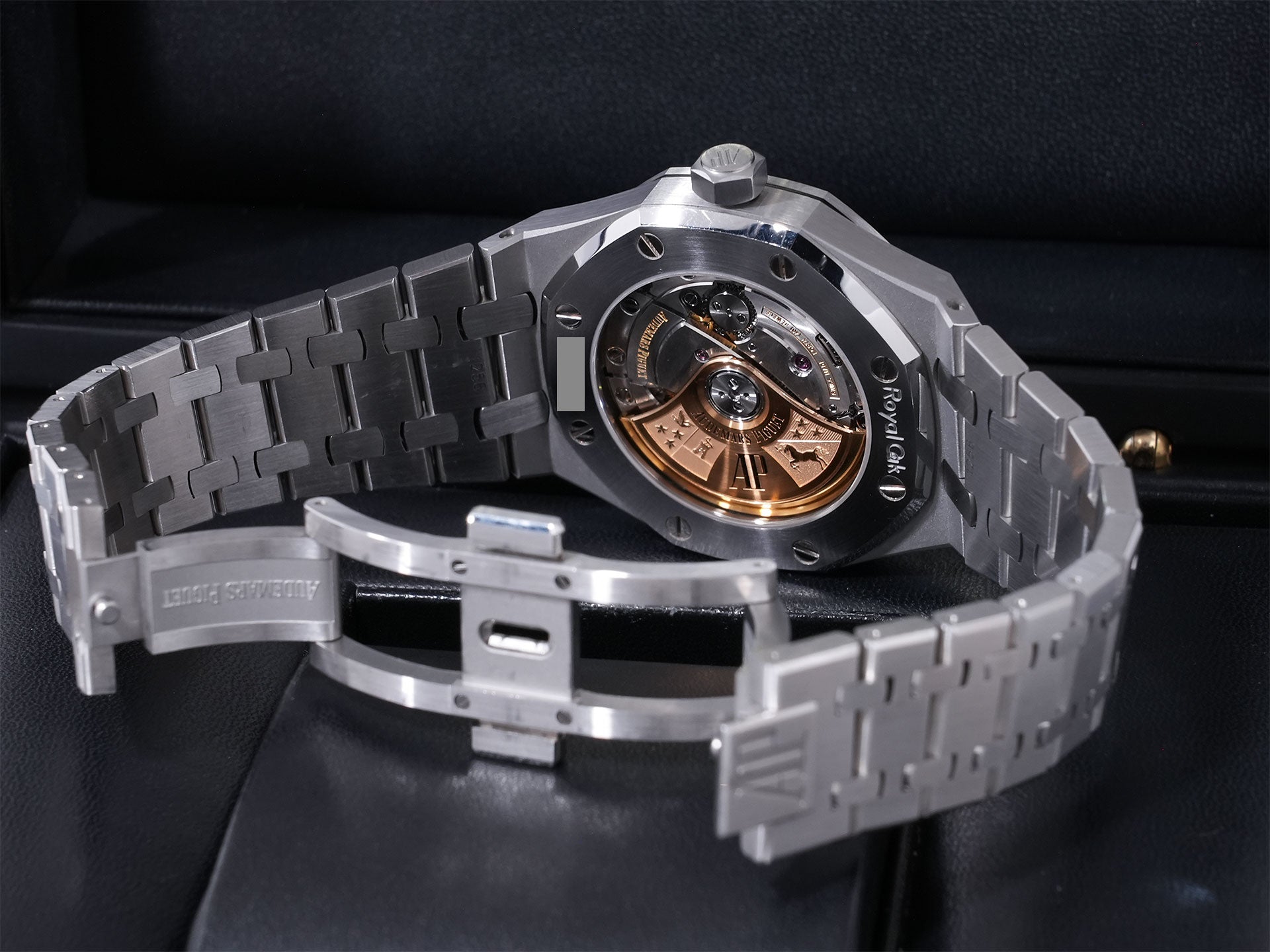 Audemars Piguet Royal Oak Ref. 15450ST.OO.1256ST.01, stainless steel, silver dial, pre-owned.  (gtturz5s appears to be an internal reference number and not part of the product description)