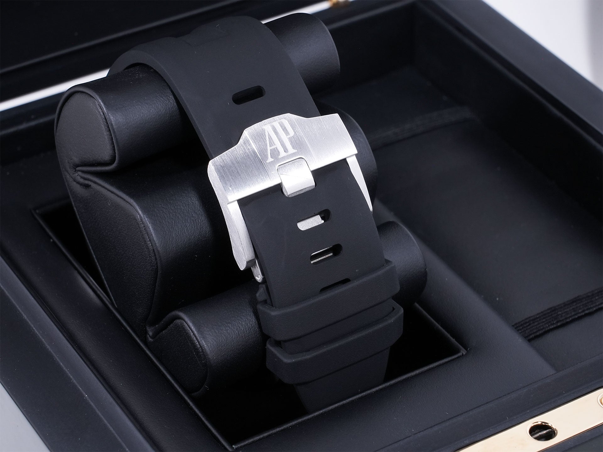オーデマピゲ ロイヤルオーク オフショア ダイバー Ref.15720CN.OO.A002CA.01 18KWG ブラック文字盤 中古 8gw7ixwa
