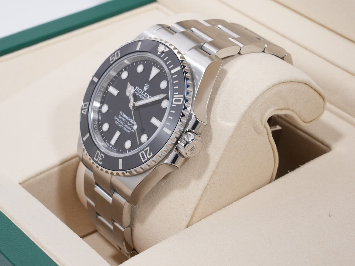 Rolex Submariner No-Date Ref. 124060 SS Black Dial, Unused  (myyb6h7z appears to be an internal reference number and not part of the product description)