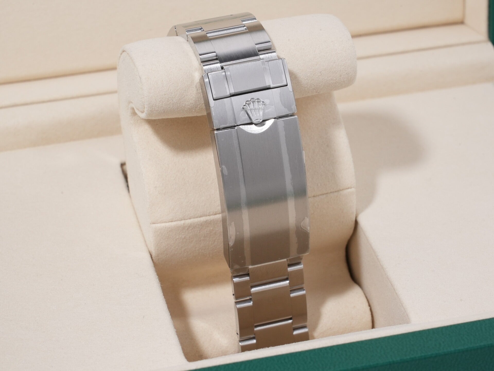 Rolex Submariner No-Date Ref. 124060 SS Black Dial, Unused  (48nsnxa9 appears to be an internal reference number and not part of the product description)