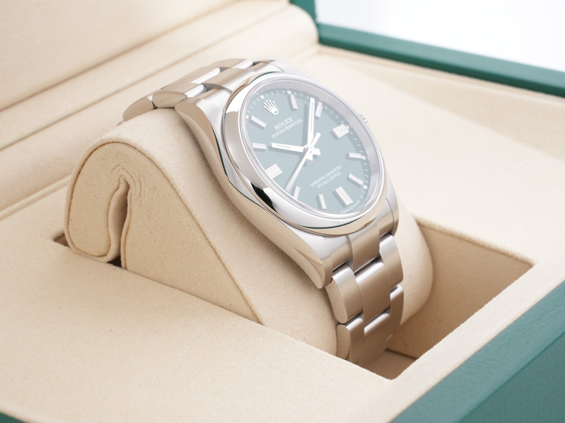Rolex Oyster Perpetual 36 Ref. 126000 SS Green Dial, Unused  (yshn9w59)