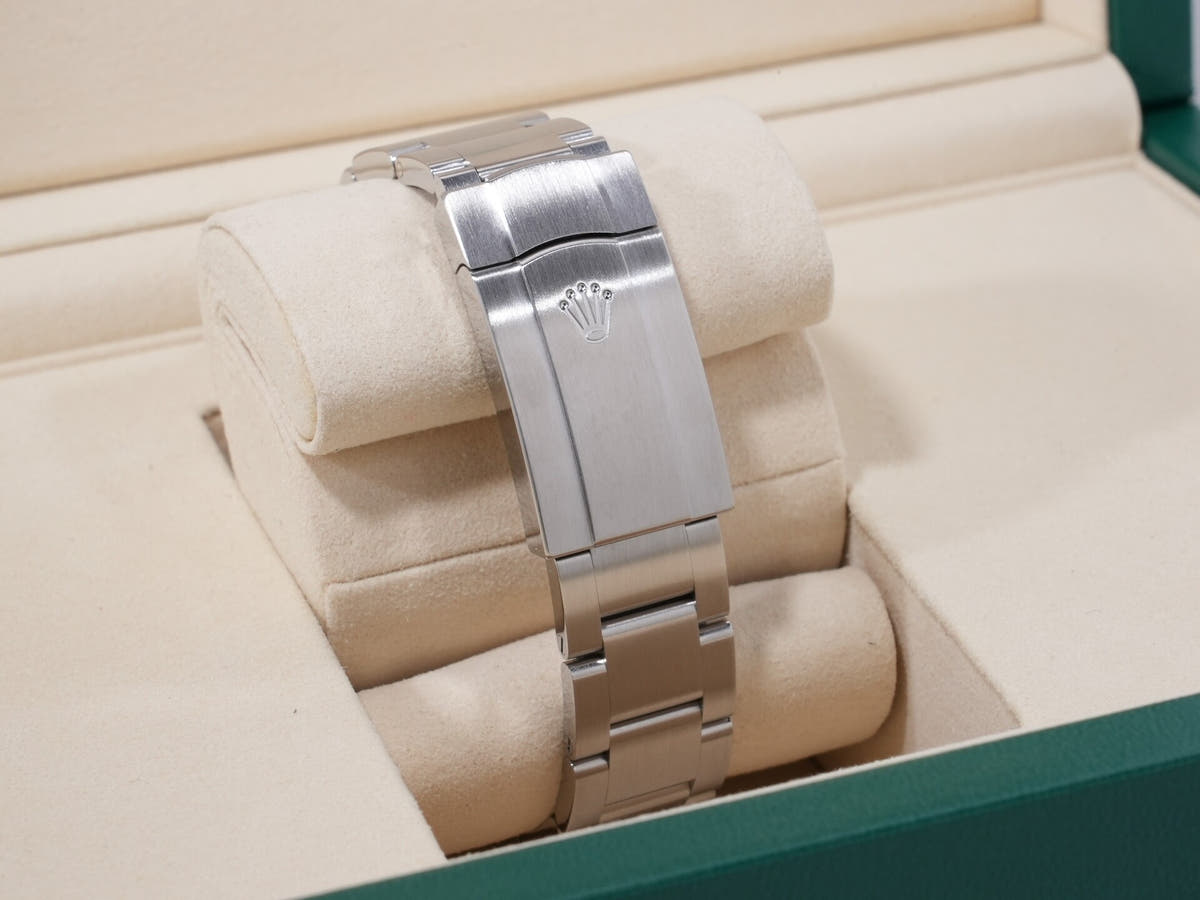Rolex Oyster Perpetual 36 Ref. 126000 SS Green Dial, Unused  (yshn9w59)