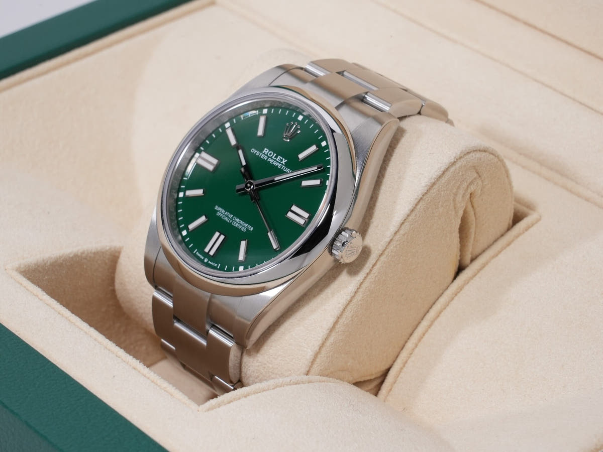 Rolex Oyster Perpetual 41 Ref. 124300 SS Green Dial, Unused  7zyv9so6