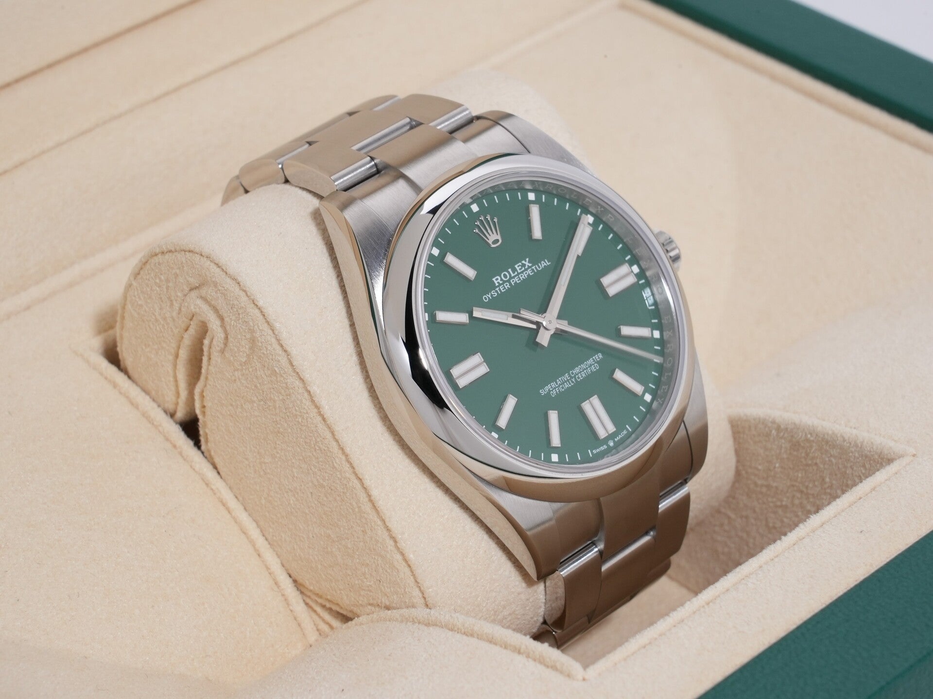 Rolex Oyster Perpetual 41 Ref. 124300 SS Green Dial, Unused  7zyv9so6
