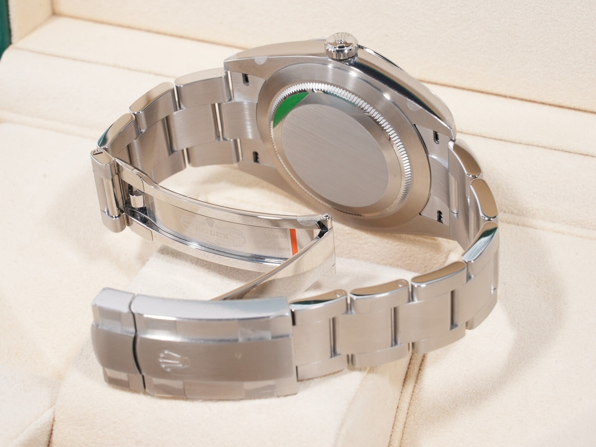 Rolex Oyster Perpetual 41 Ref. 124300 SS Green Dial, Unused  7zyv9so6