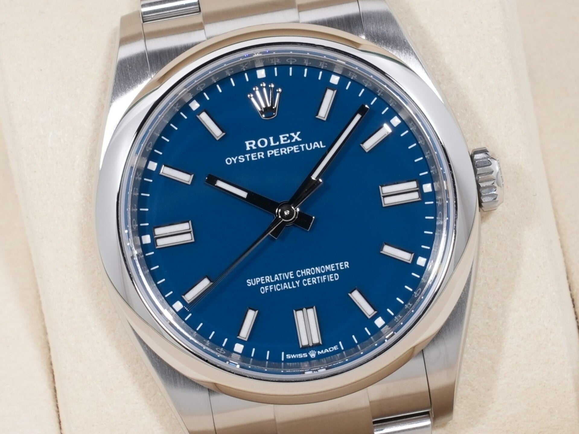 Rolex Oyster Perpetual 36 Ref. 126000 SS Mid-Blue Dial, Unused  (amqhyqga appears to be an internal reference number and not part of the product description)
