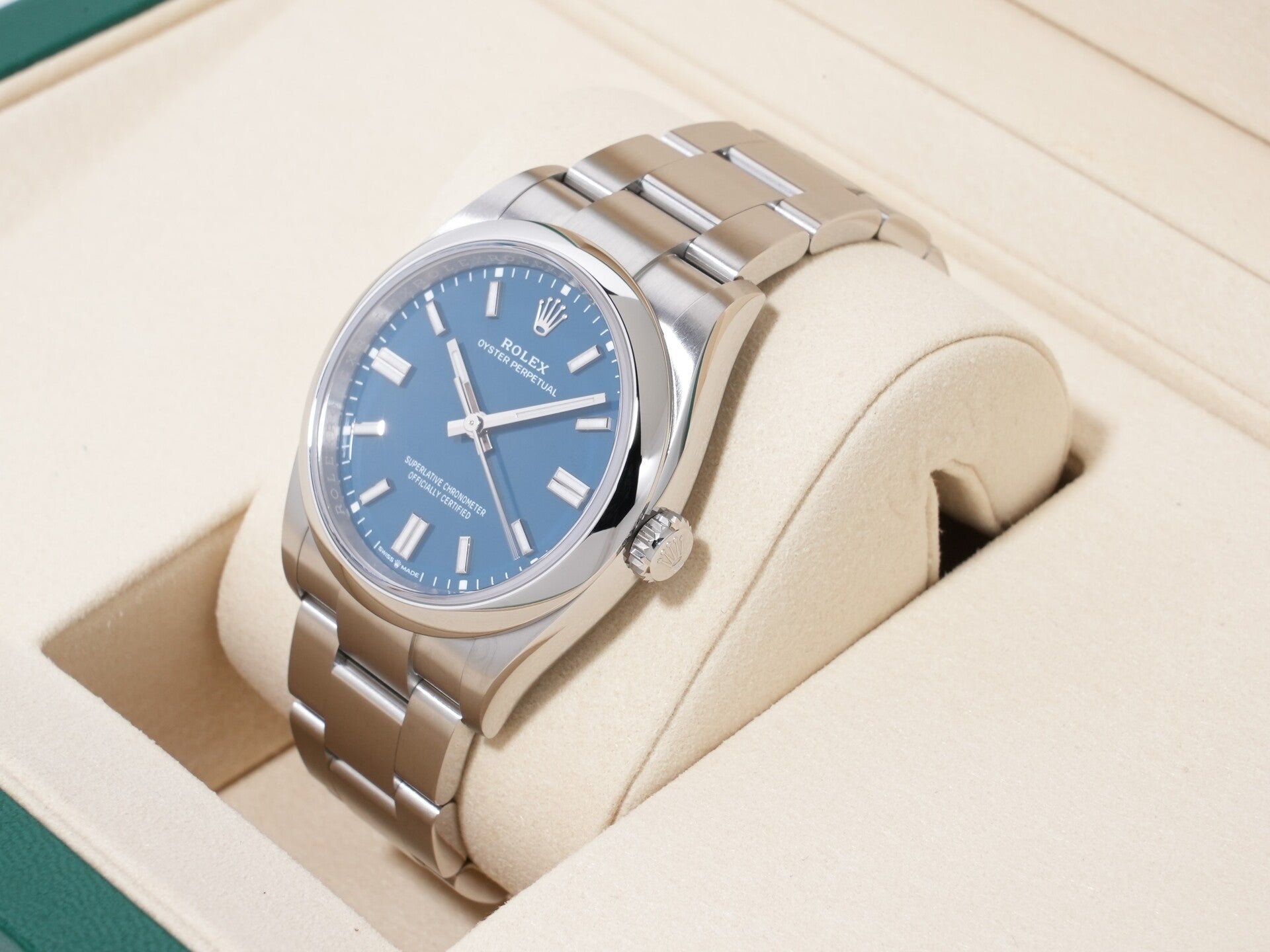 Rolex Oyster Perpetual 36 Ref. 126000 SS Mid-Blue Dial, Unused  (amqhyqga appears to be an internal reference number and not part of the product description)