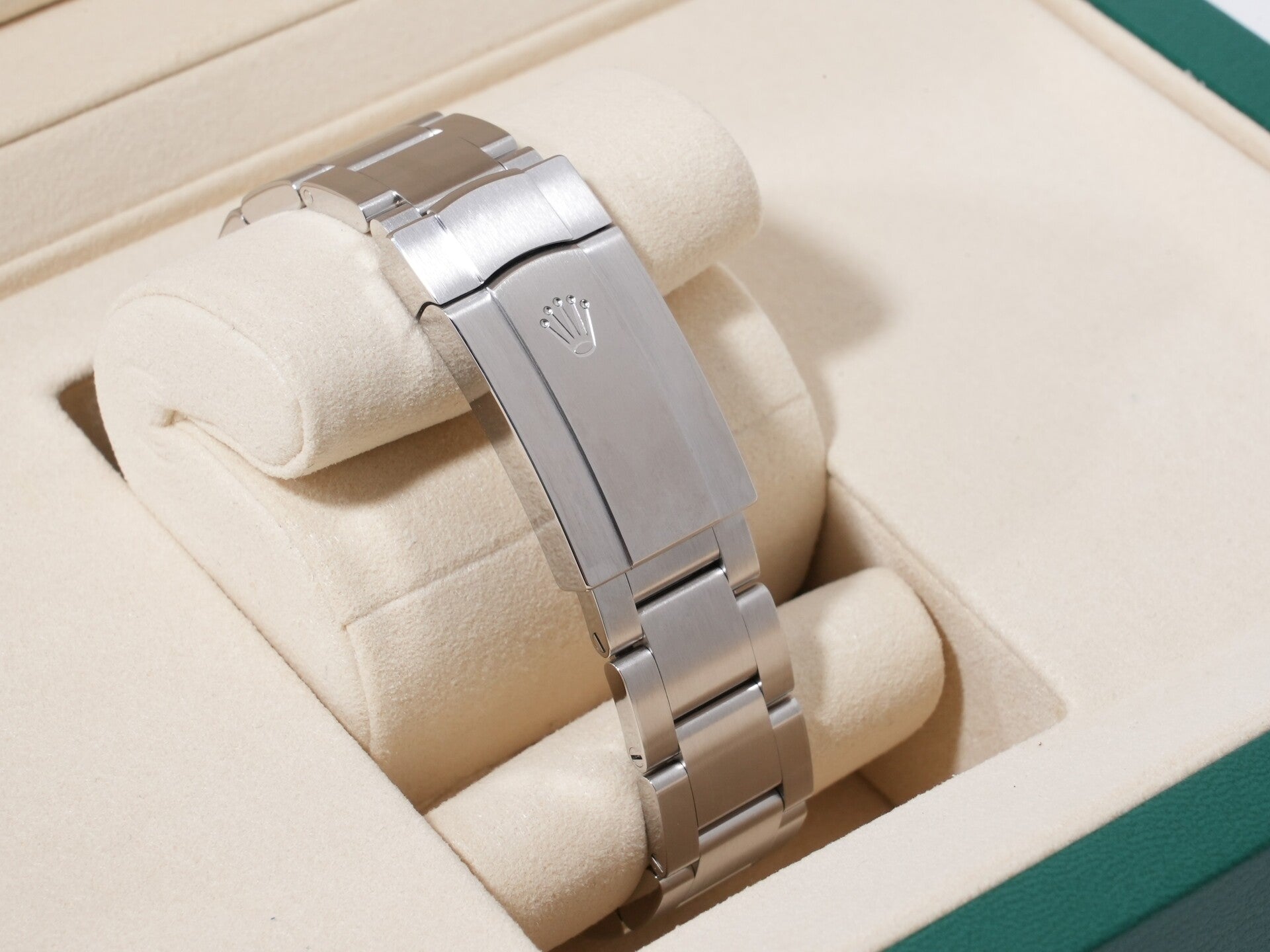 Rolex Oyster Perpetual 36 Ref. 126000 SS Mid-Blue Dial, Unused  (amqhyqga appears to be an internal reference number and not part of the product description)