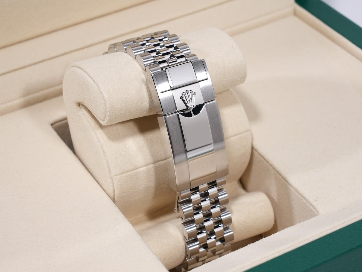 Rolex GMT-Master II Ref. 126710GRNR Stainless Steel Black Dial Jubilee Bracelet Unused zxdezrhd