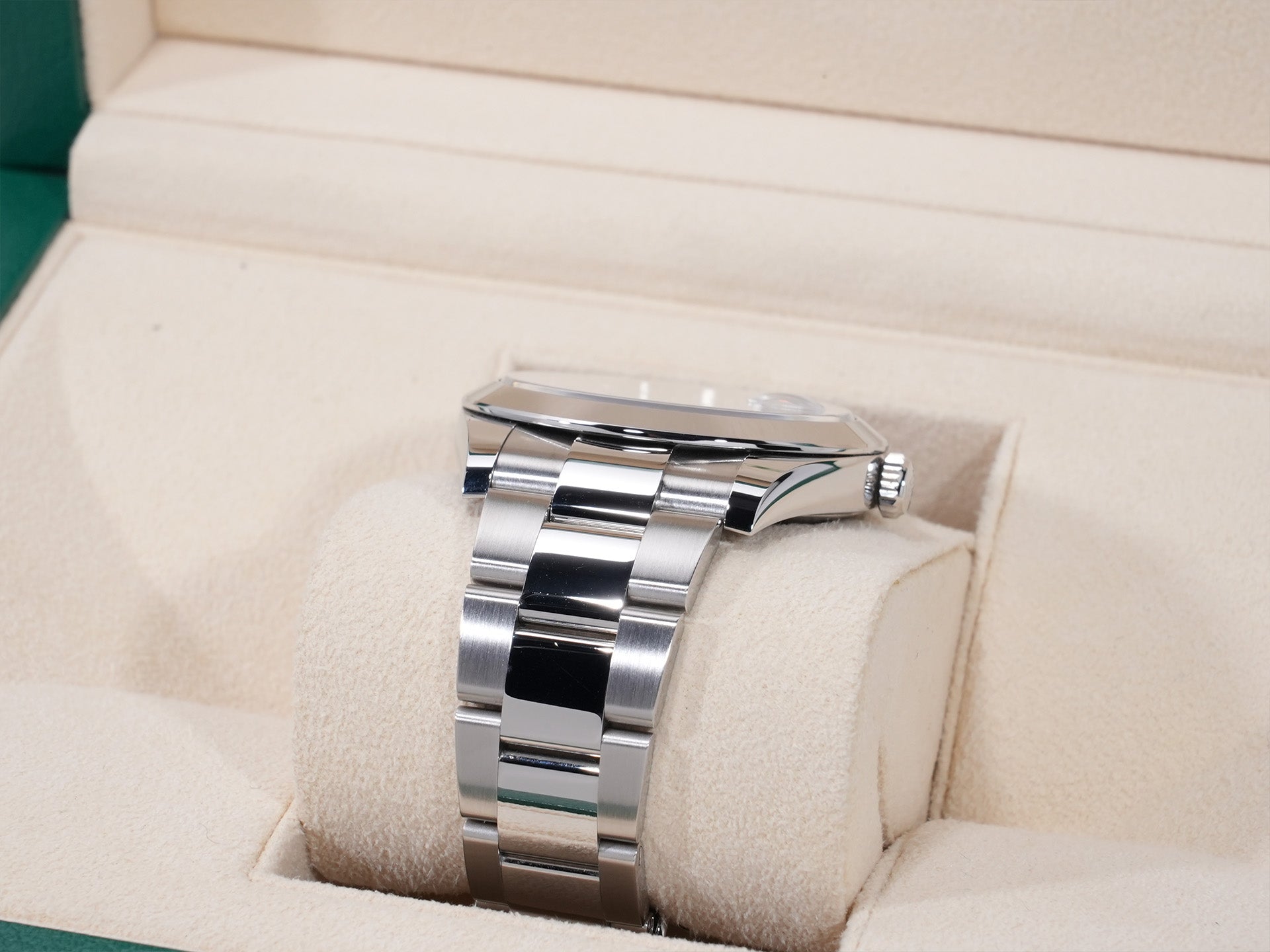 Rolex Datejust 41 Ref. 126300 SS Slate Dial Oyster Bracelet Pre-owned mozyjg9p