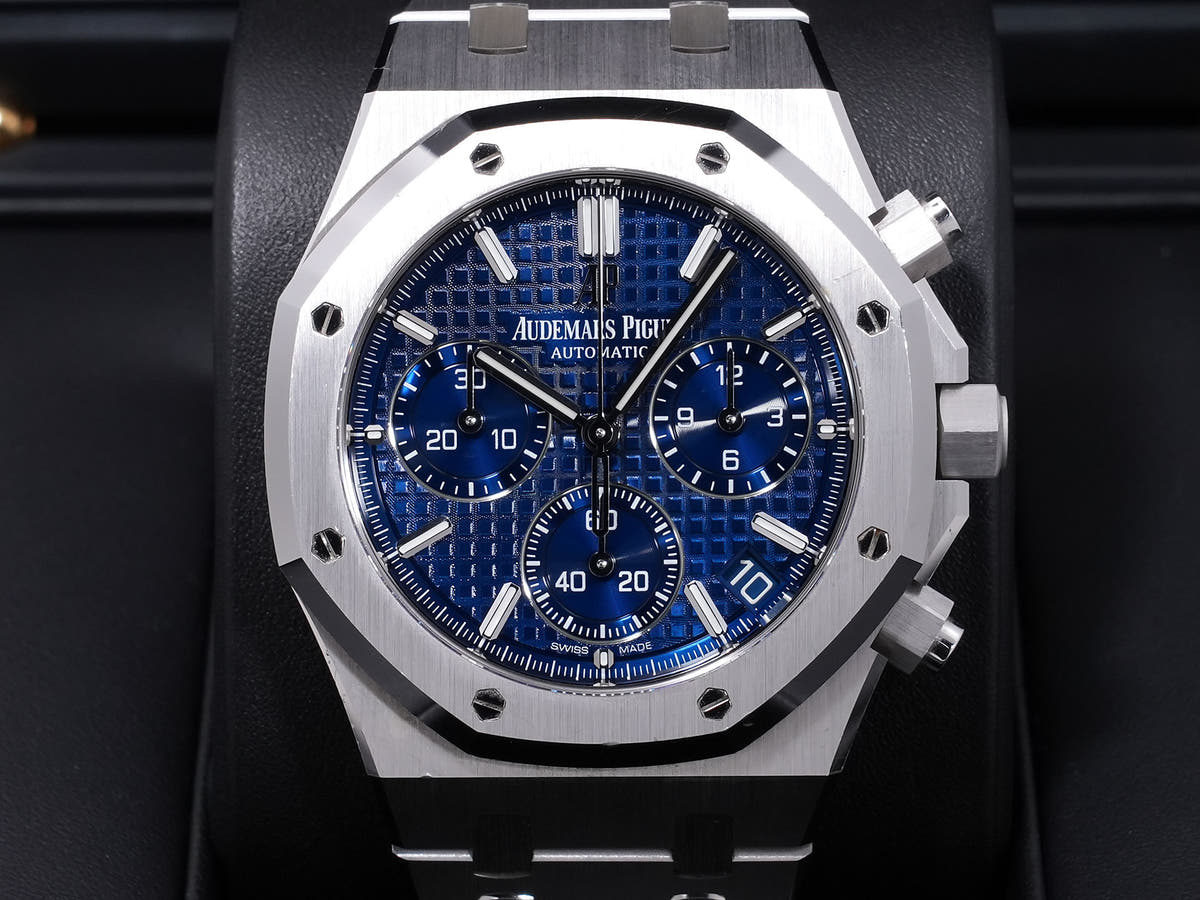 Audemars Piguet Royal Oak Chronograph Ref. 26239BC.OO.1220BC.01 18KWG Blue Dial, Pre-owned  5gheonf8
