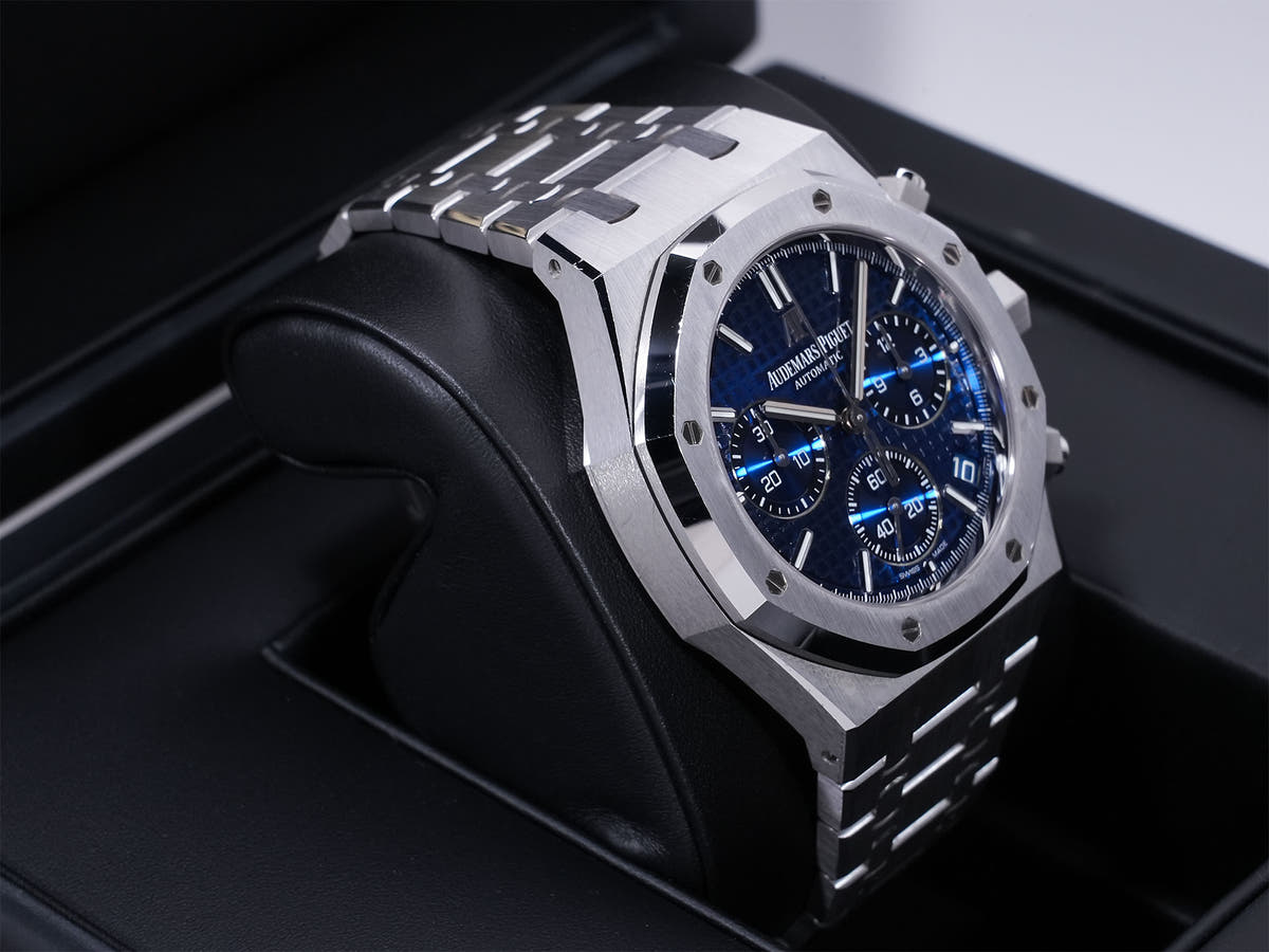 Audemars Piguet Royal Oak Chronograph Ref. 26239BC.OO.1220BC.01 18KWG Blue Dial, Pre-owned  5gheonf8