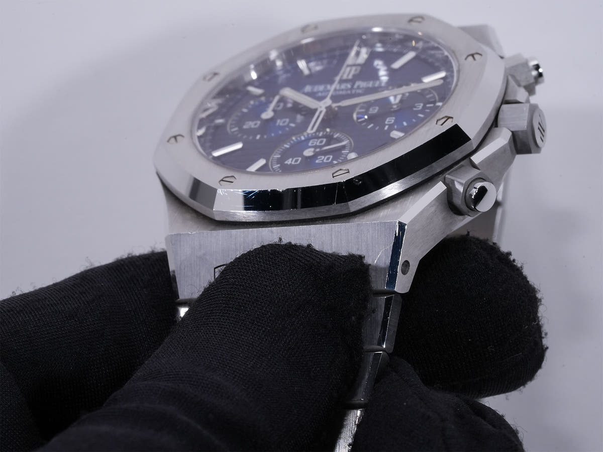 Audemars Piguet Royal Oak Chronograph Ref. 26239BC.OO.1220BC.01 18KWG Blue Dial, Pre-owned  5gheonf8