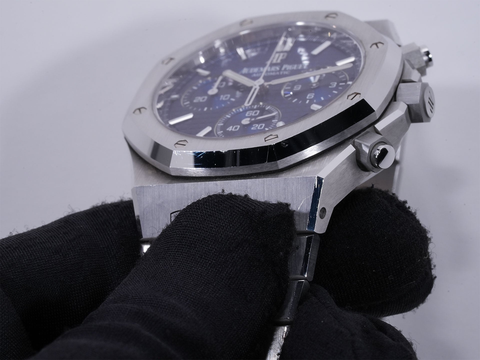 Audemars Piguet Royal Oak Chronograph Ref. 26239BC.OO.1220BC.01 18KWG Blue Dial, Pre-owned  5gheonf8