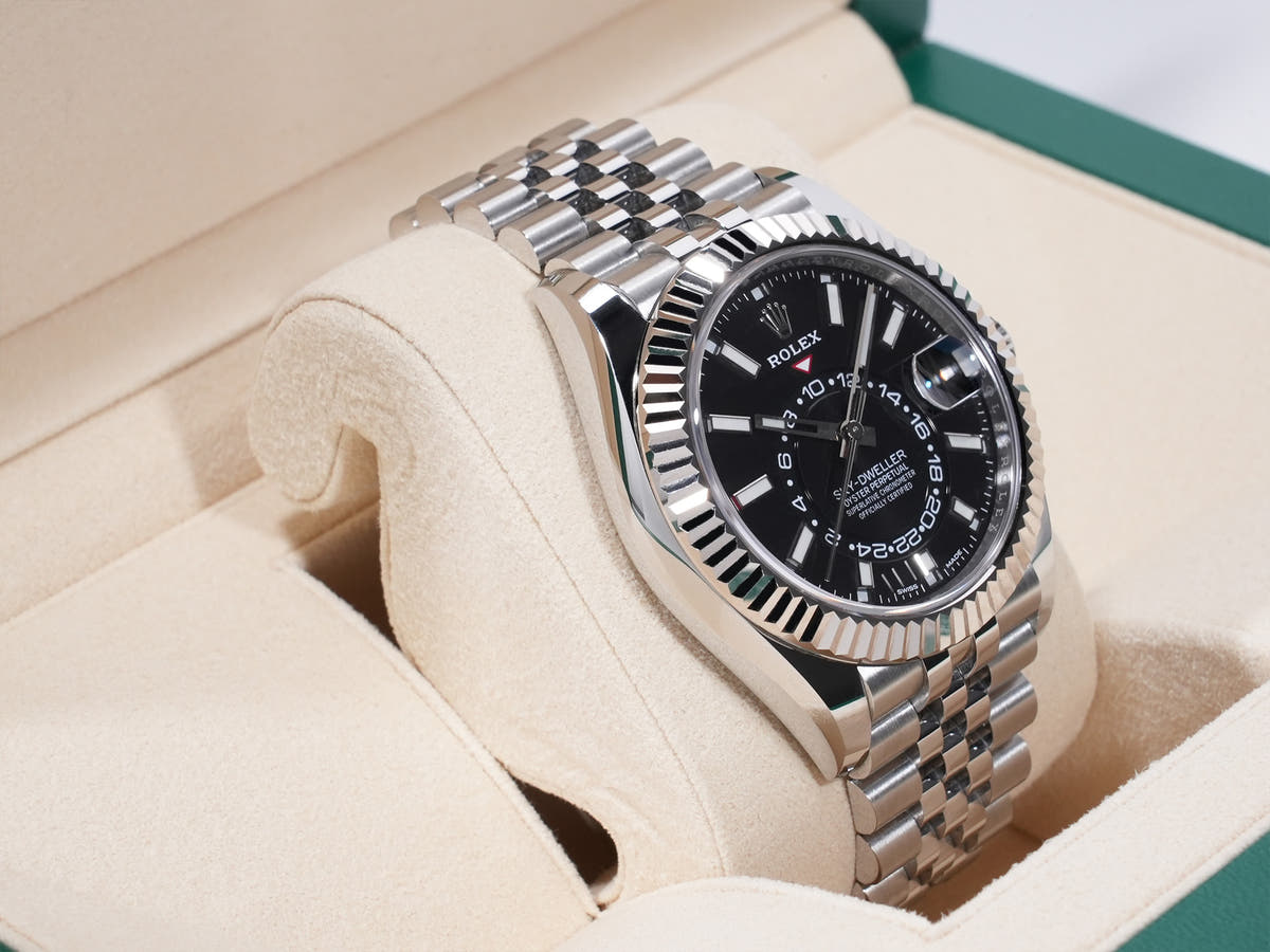 Rolex Sky-Dweller Ref. 326934 SS/WG Black Dial Jubilee Bracelet Pre-owned qhbi46ub