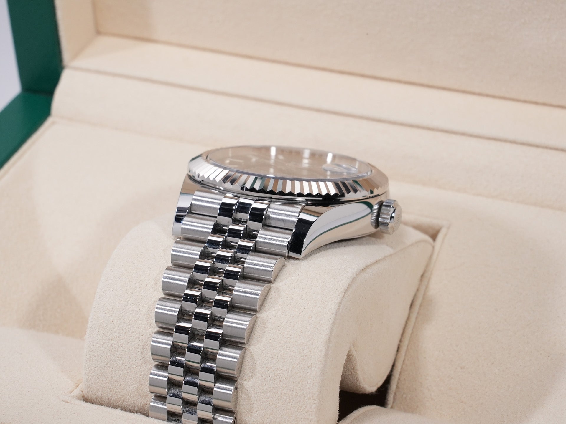 Rolex Sky-Dweller Ref. 326934 SS/WG Black Dial Jubilee Bracelet Pre-owned qhbi46ub