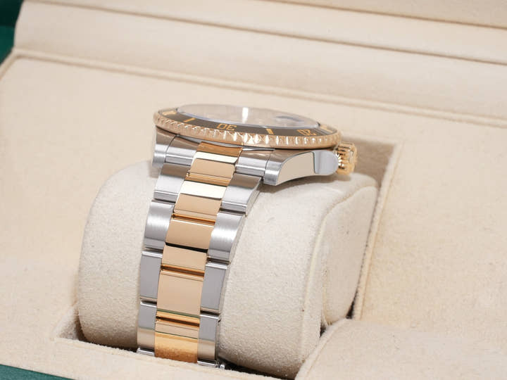 ロレックス サブマリーナー デイト Ref.126613LN ステンレススチール/イエローゴールド ブラック文字盤 美中古 zz4ptj6p