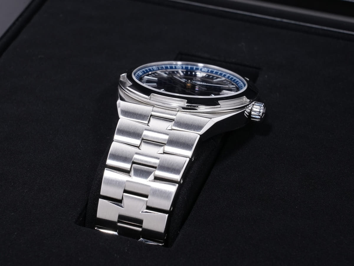 ヴァシュロンコンスタンタン オーヴァーシーズ Ref.4500V/110A-B128 SS ブルー文字盤 中古 cgeip4zv