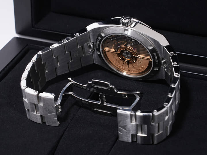 ヴァシュロンコンスタンタン オーヴァーシーズ Ref.4500V/110A-B128 ステンレススチール ブルー文字盤 中古 cgeip4zv