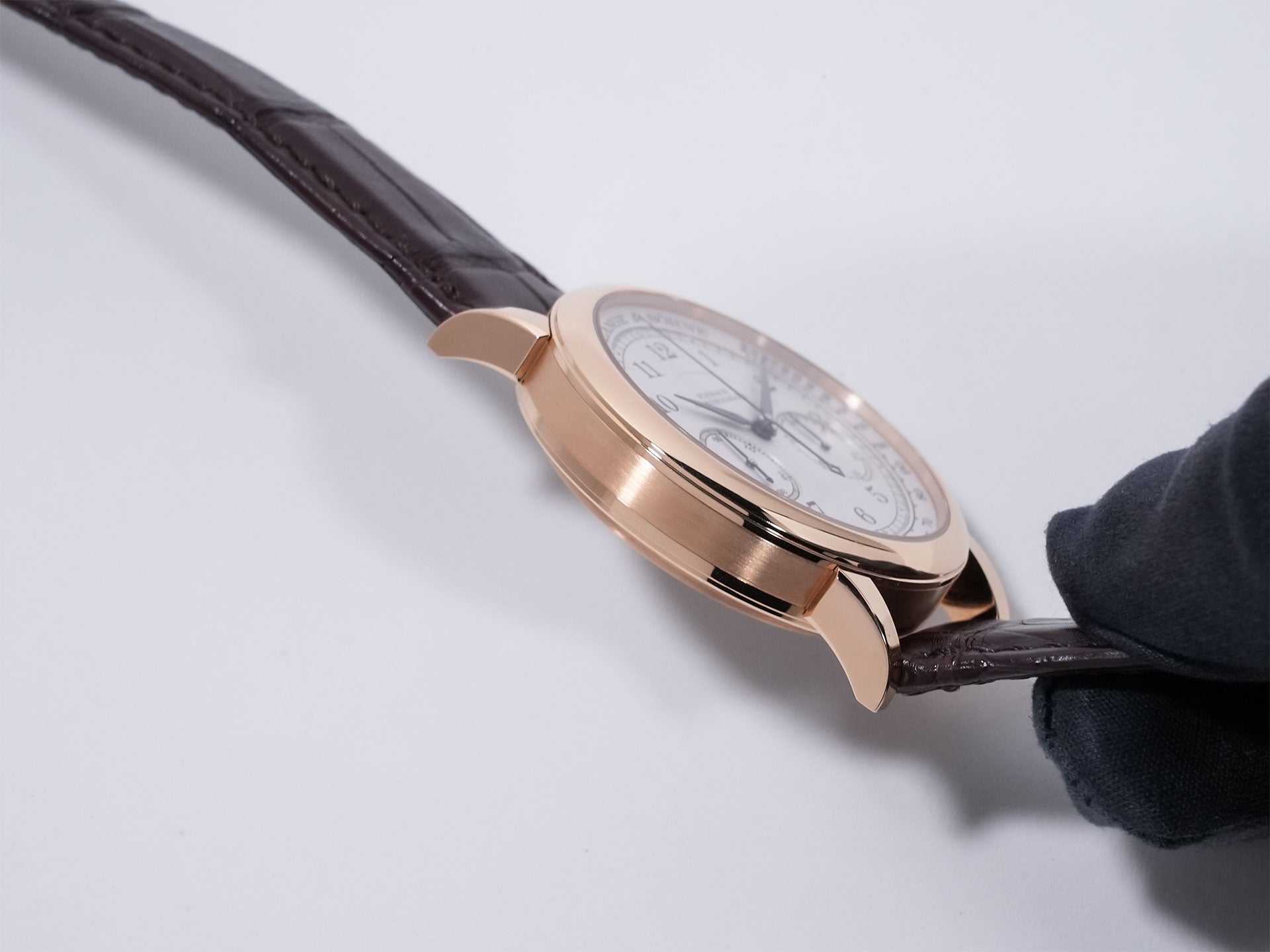 A. Lange &amp; Söhne 1815 Chronograph Ref. 414.032 18KPG, silver dial, pre-owned, good condition.  (7wd7qhuh appears to be an internal reference number and not part of the product description)