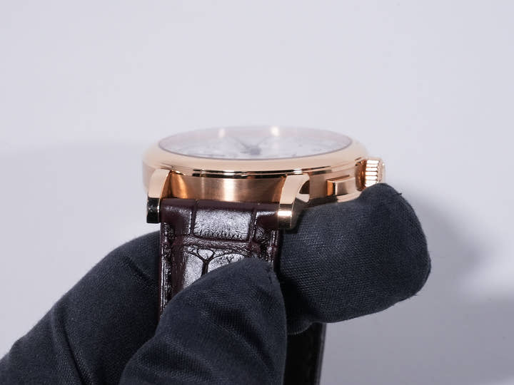 A. Lange &amp; Söhne 1815 Chronograph Ref. 414.032 18KPG, silver dial, pre-owned, good condition.  (7wd7qhuh appears to be an internal reference number and not part of the product description)