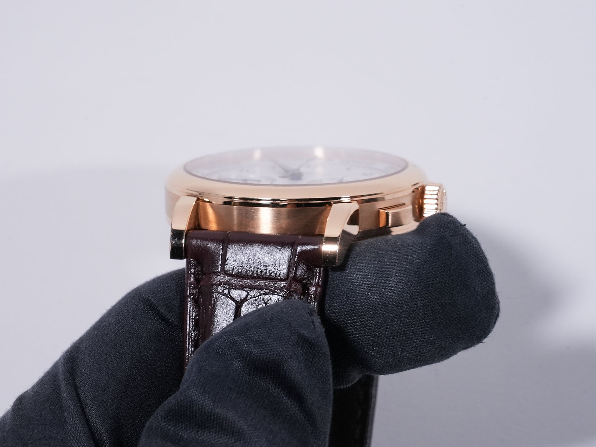 A. Lange &amp; Söhne 1815 Chronograph Ref. 414.032 18KPG, silver dial, pre-owned, good condition.  (7wd7qhuh appears to be an internal reference number and not part of the product description)