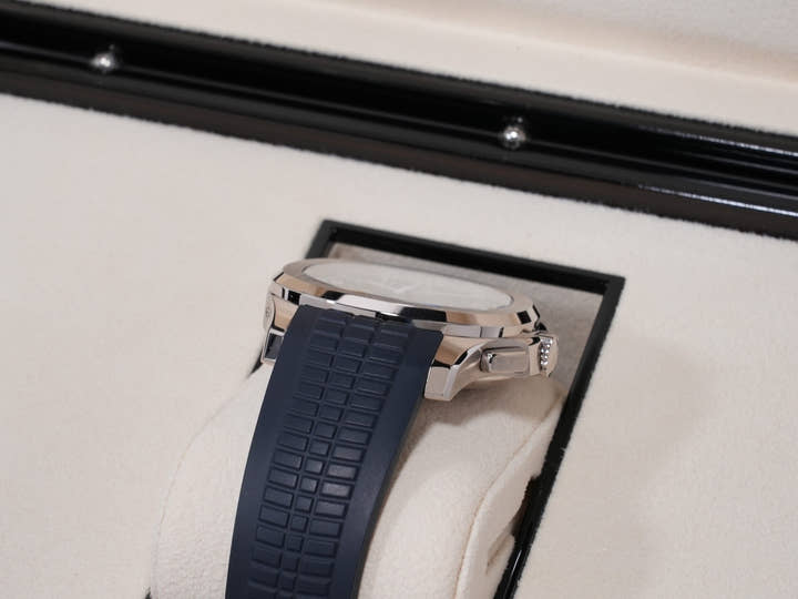 パテックフィリップ アクアノート クロノグラフ Ref.5968G-001 ホワイトゴールド ミッドナイトブルー文字盤 中古 pdcneaby