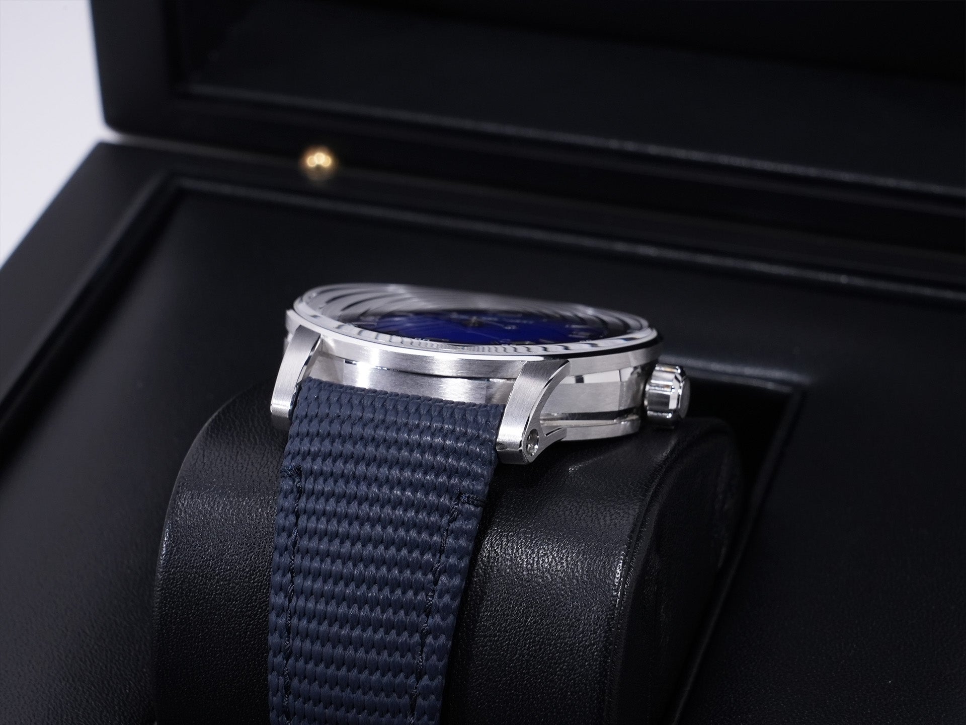 オーデマピゲ CODE 11.59 バイ オーデマ ピゲ ボリショイ限定モデル Ref.15210BC.OO.A321CR.99 ホワイトゴールド スモークブルーエナメル文字盤 美中古 axg79hf9