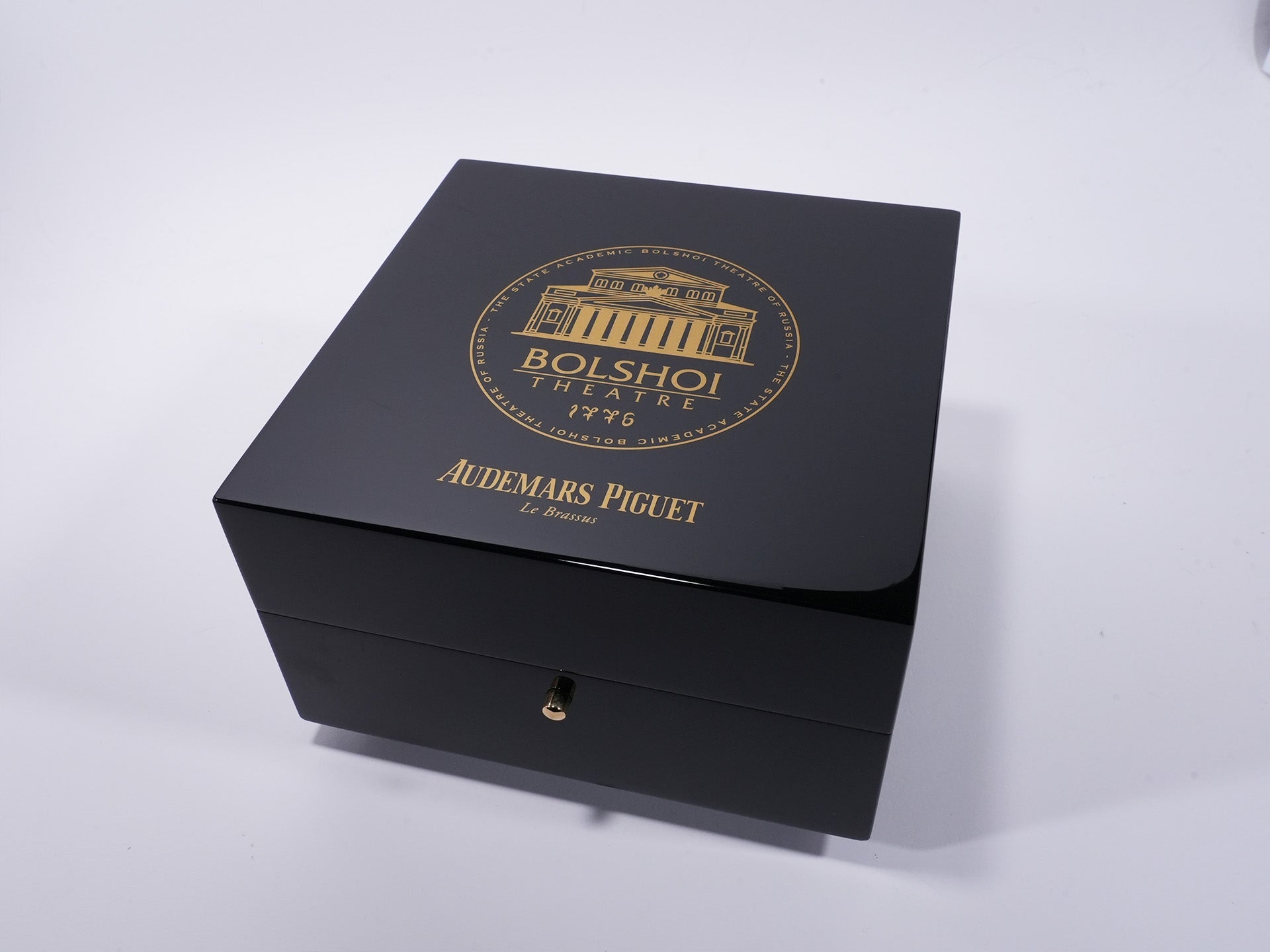オーデマピゲ CODE 11.59 バイ オーデマ ピゲ ボリショイ限定モデル Ref.15210BC.OO.A321CR.99 ホワイトゴールド スモークブルーエナメル文字盤 美中古 axg79hf9