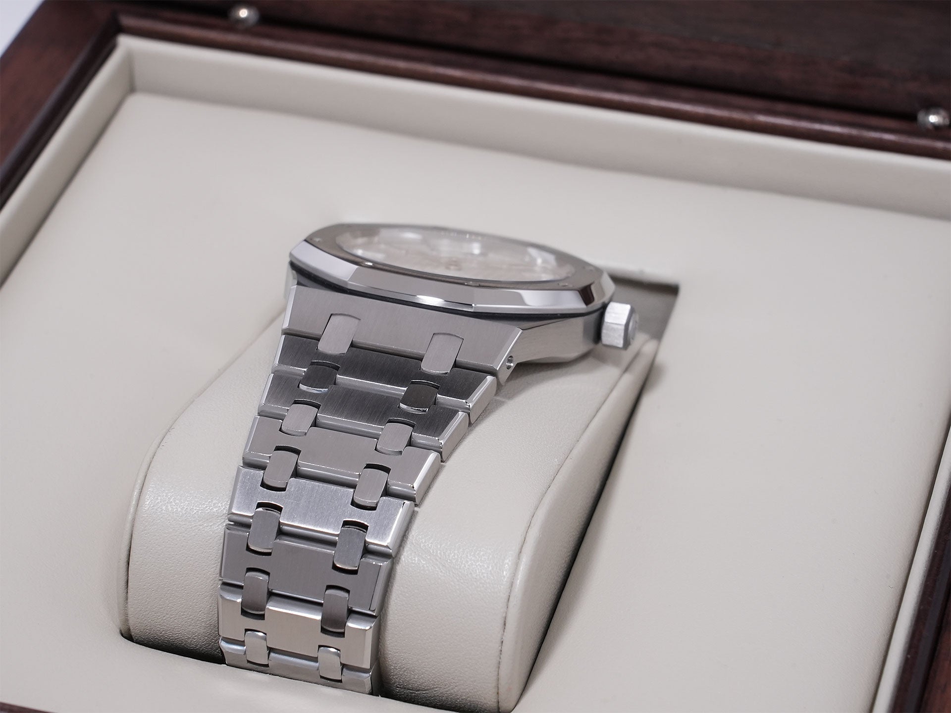 オーデマピゲ ロイヤルオーク Ref.15300ST.OO.1220ST.01 ステンレススチール シルバー文字盤 美品 y4ppd7p4