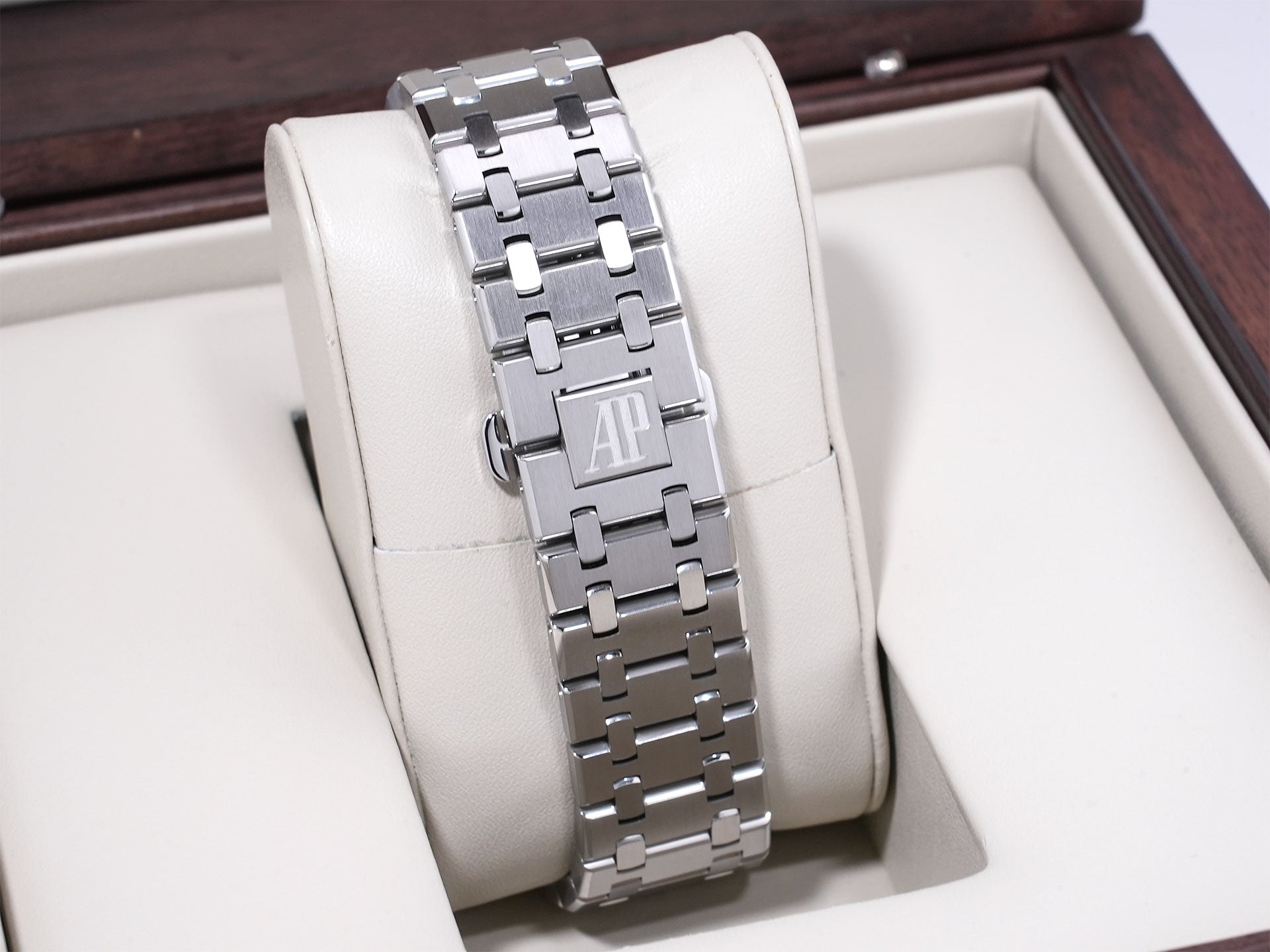 オーデマピゲ ロイヤルオーク Ref.15300ST.OO.1220ST.01 ステンレススチール シルバー文字盤 美品 y4ppd7p4