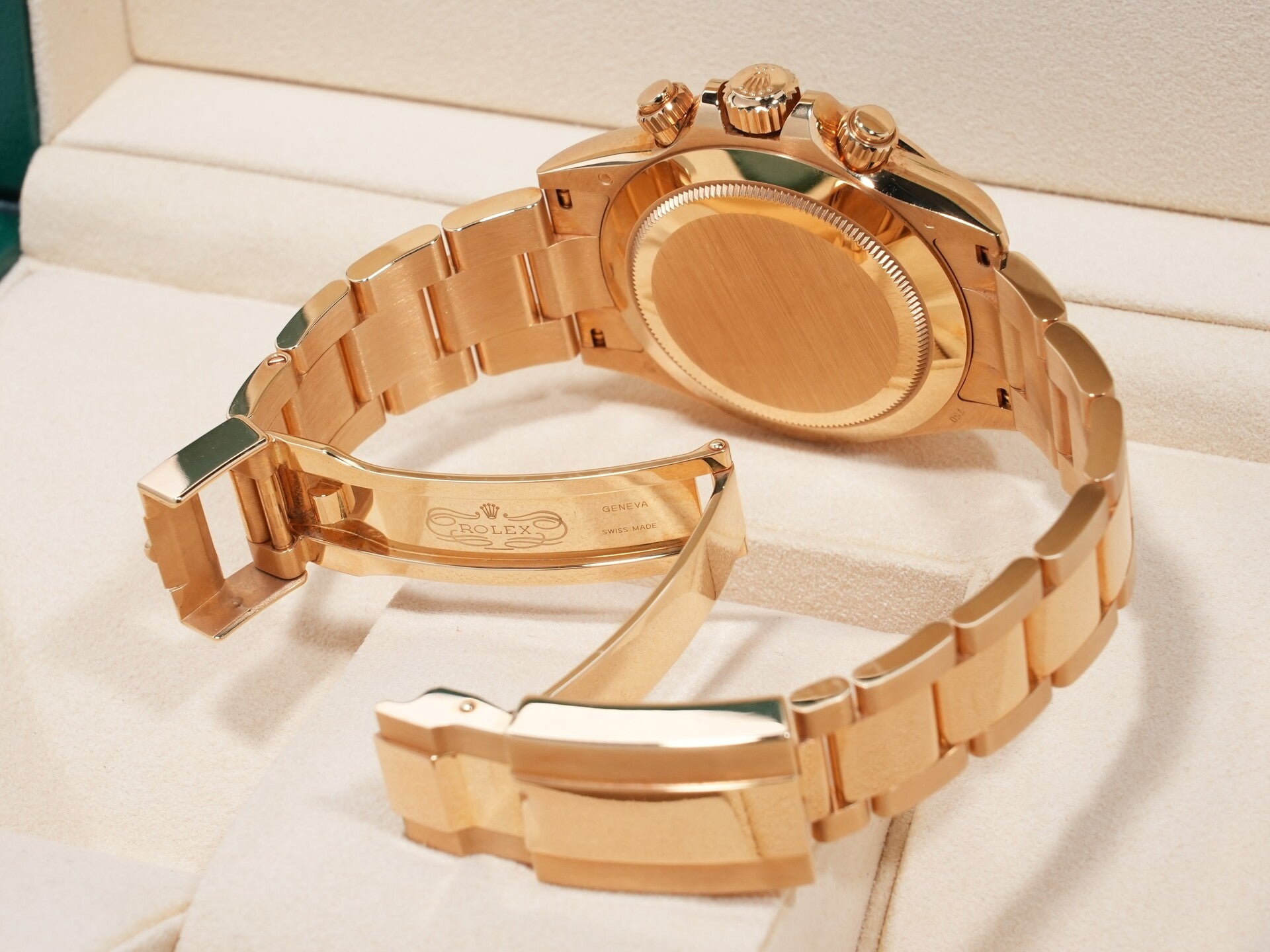 Rolex Daytona Ref. 116508 Yellow Gold Green Dial Pre-owned  qto6478z