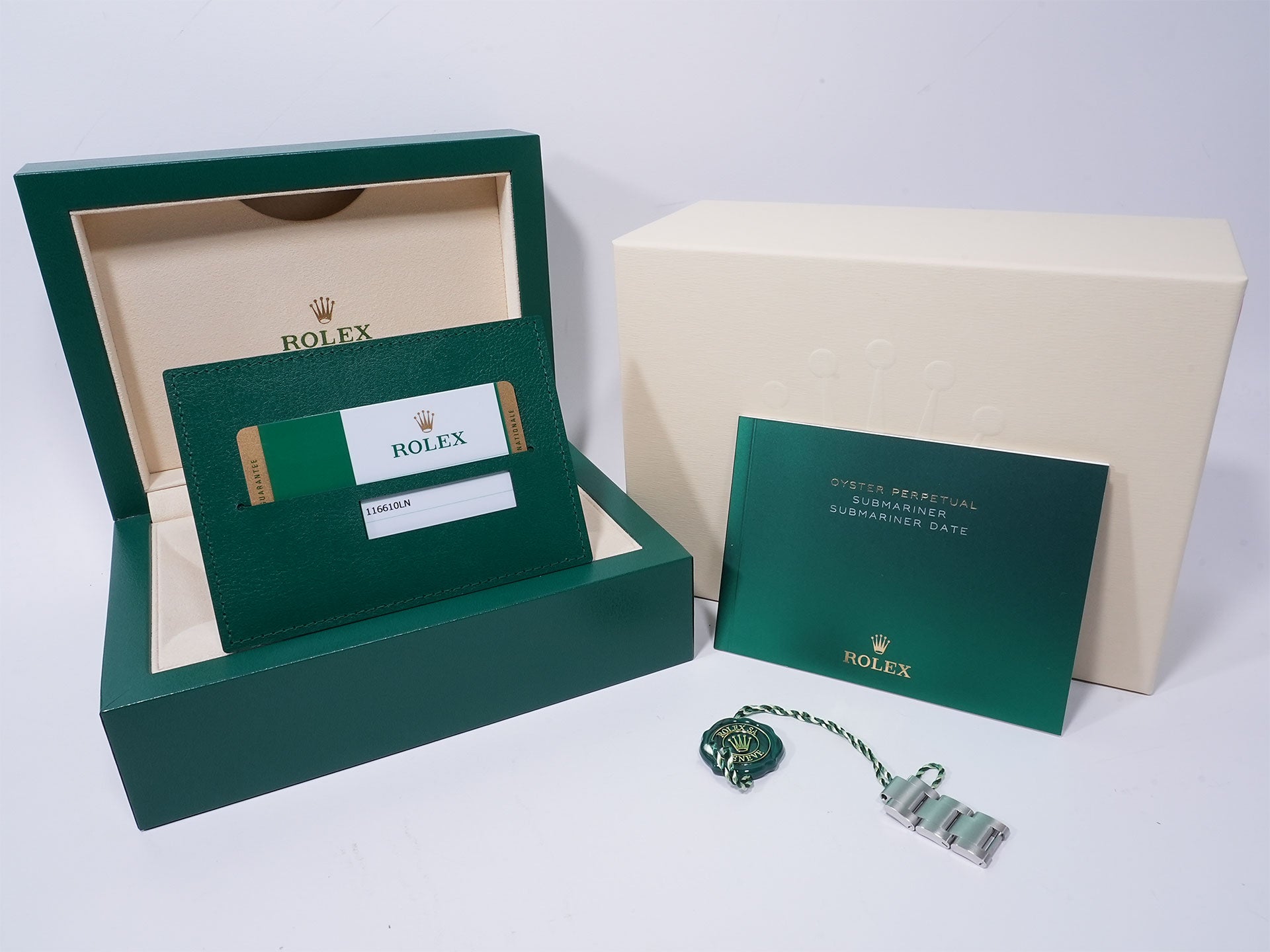 Rolex Submariner Date Ref. 116610LN Stainless Steel Black Dial Pre-owned 24fcyixp