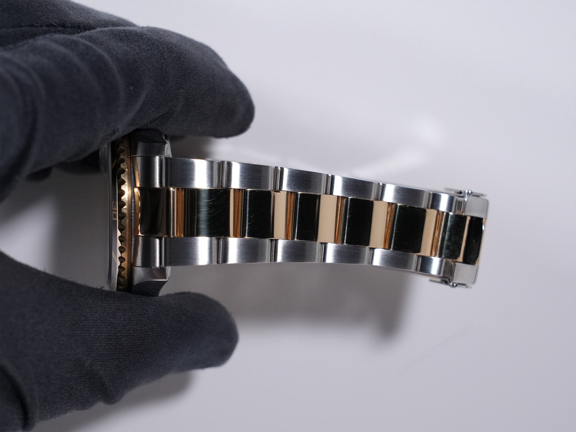 Rolex Submariner Date Ref. 16613LN Stainless Steel/Yellow Gold Black Dial Pre-owned  (nn8btavx appears to be an internal reference number and not part of the product description)