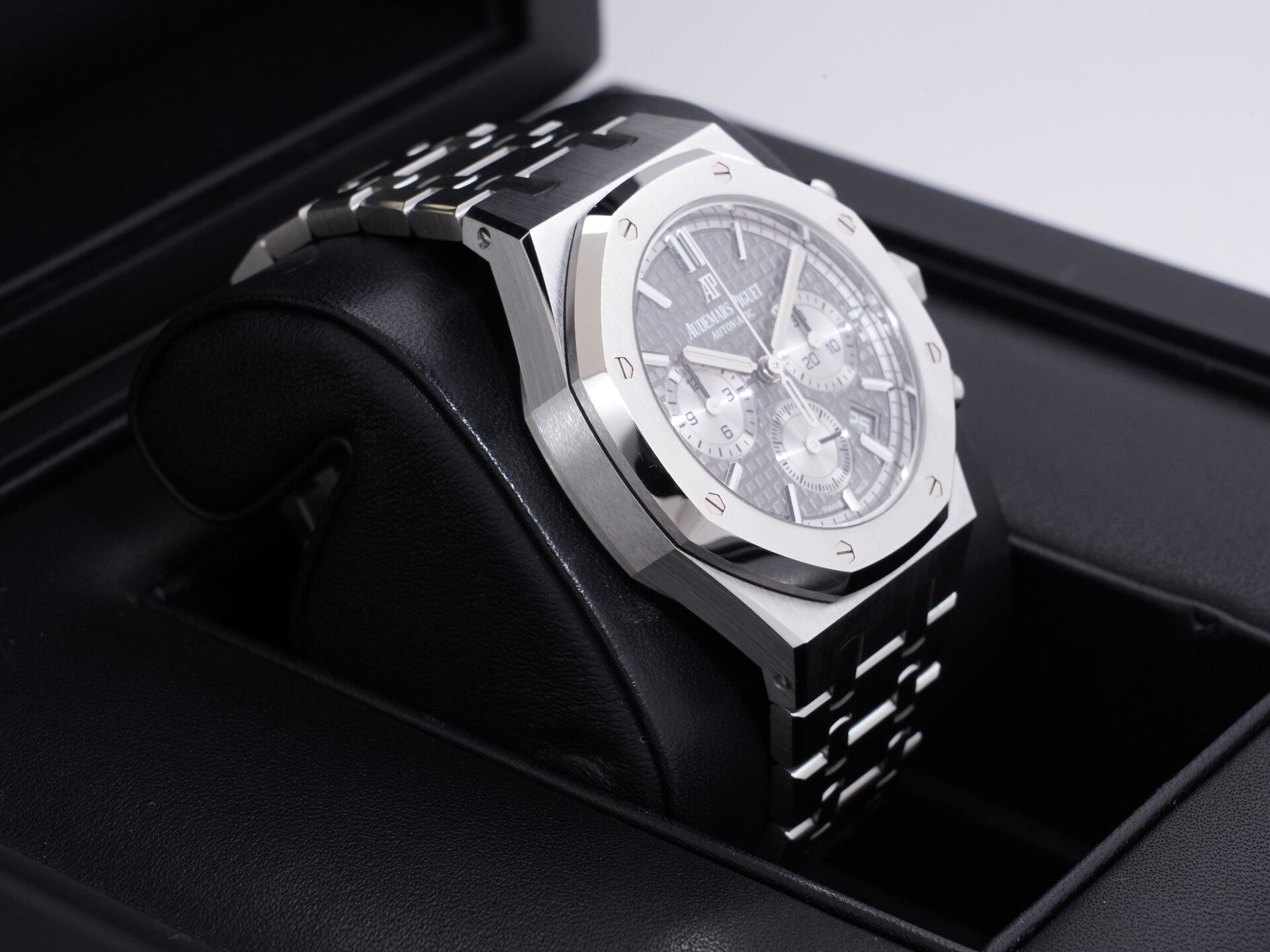 Audemars Piguet Royal Oak Chronograph Ref. 26315ST.OO.1256ST.02 Stainless Steel Gray Dial, Pre-owned, Excellent Condition  (2rpbjq85 appears to be an internal reference number and is not translated)