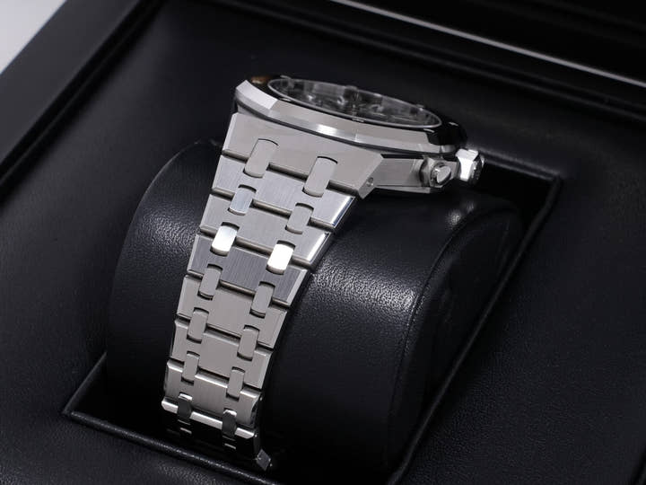 Audemars Piguet Royal Oak Chronograph Ref. 26315ST.OO.1256ST.02 Stainless Steel Gray Dial, Pre-owned, Excellent Condition  (2rpbjq85 appears to be an internal reference number and is not translated)