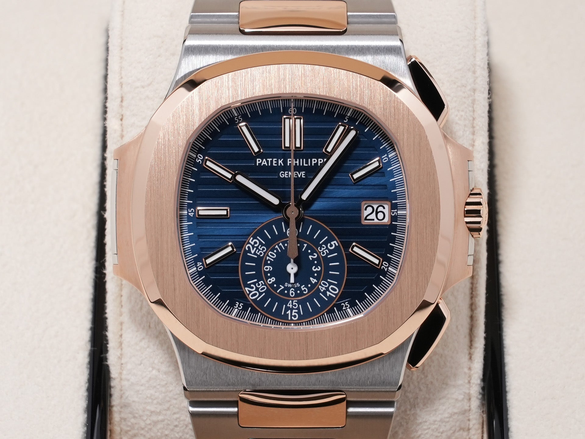 パテックフィリップ ノーチラス クロノグラフ Ref.5980/1AR-001 ステンレススチール/ローズゴールド ブルー文字盤 未使用 vwpdx3cg