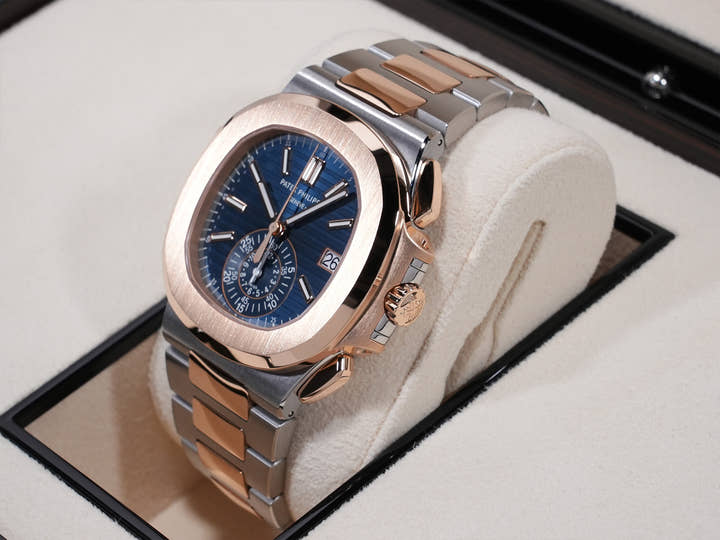 Patek Philippe Nautilus Chronograph Ref. 5980/1AR-001 Stainless Steel/Rose Gold Blue Dial Unused vwpdx3cg