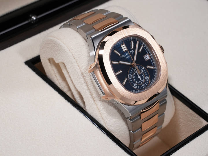 Patek Philippe Nautilus Chronograph Ref. 5980/1AR-001 Stainless Steel/Rose Gold Blue Dial Unused vwpdx3cg