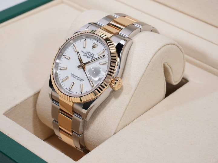Rolex Datejust 36 Ref. 126233 Stainless Steel/Yellow Gold White Dial Oyster Bracelet, Excellent Condition f65hrtbr