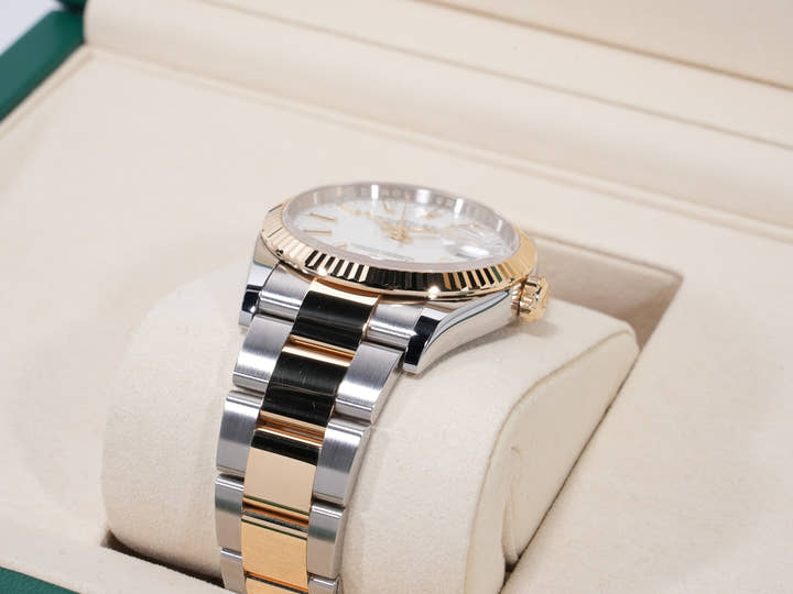 Rolex Datejust 36 Ref. 126233 Stainless Steel/Yellow Gold White Dial Oyster Bracelet, Excellent Condition f65hrtbr
