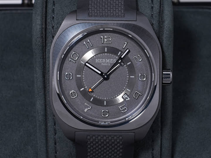 エルメス H08 Ref.W049433WW00 グラフェン ブラック文字盤 美品 4rttnzi6