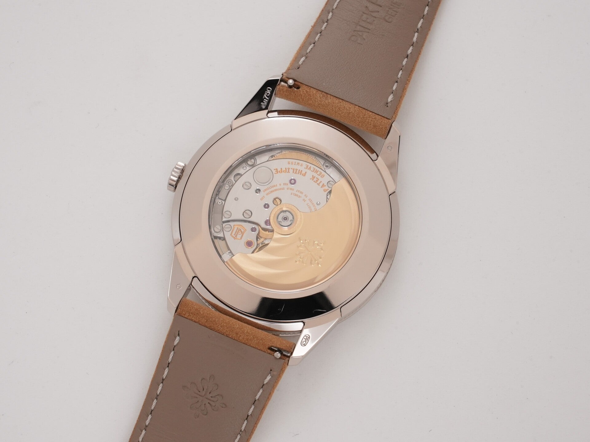 パテックフィリップ カラトラバ Ref.5226G-001 ホワイトゴールド ブラックグラデーションのテクスチャード ラック アントラサイト文字盤 極美品 pwhmxohs