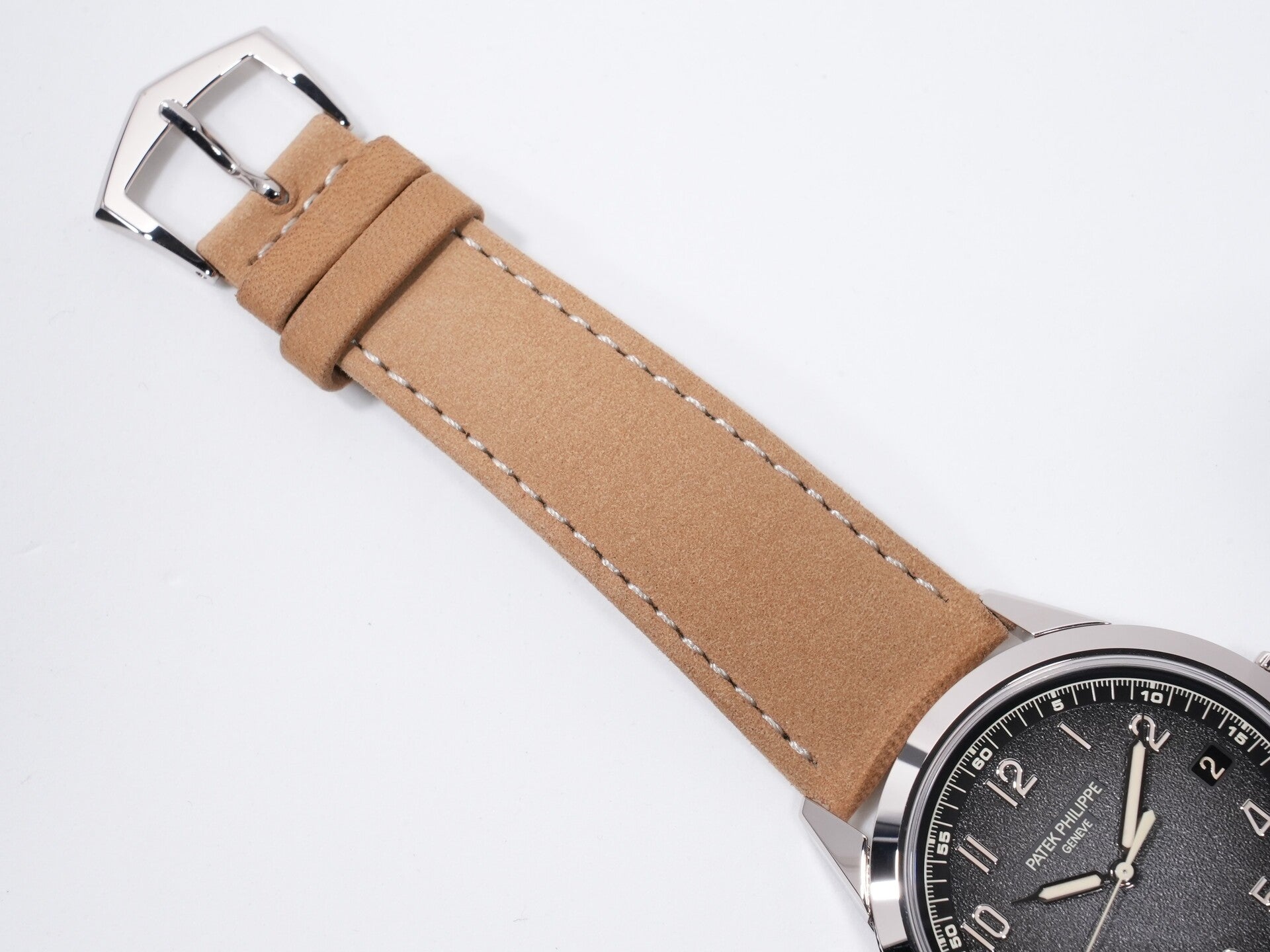 パテックフィリップ カラトラバ Ref.5226G-001 ホワイトゴールド ブラックグラデーションのテクスチャード ラック アントラサイト文字盤 極美品 pwhmxohs