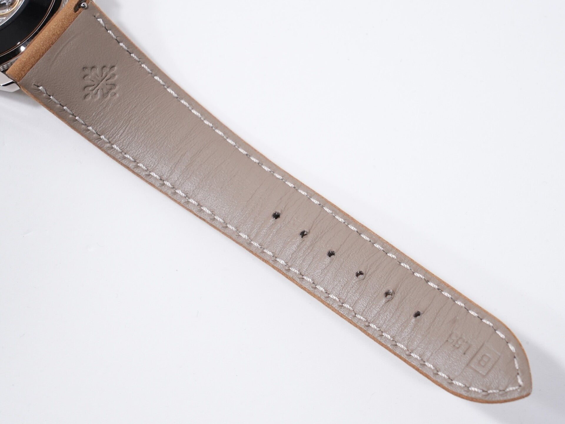 パテックフィリップ カラトラバ Ref.5226G-001 ホワイトゴールド ブラックグラデーションのテクスチャード ラック アントラサイト文字盤 極美品 pwhmxohs