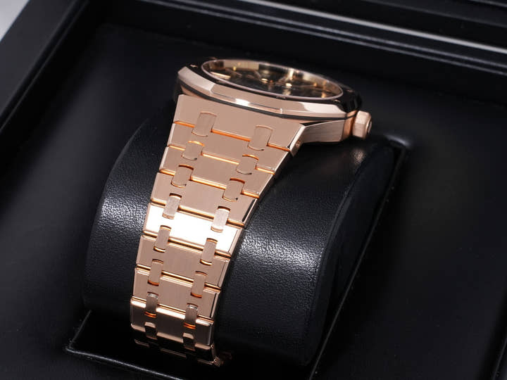 Audemars Piguet Royal Oak Ref. 15400OR.OO.1220OR.03 Pink Gold Blue Dial, Excellent Condition qrztwahm